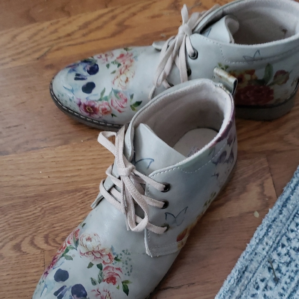 Floral Lace Up Boots